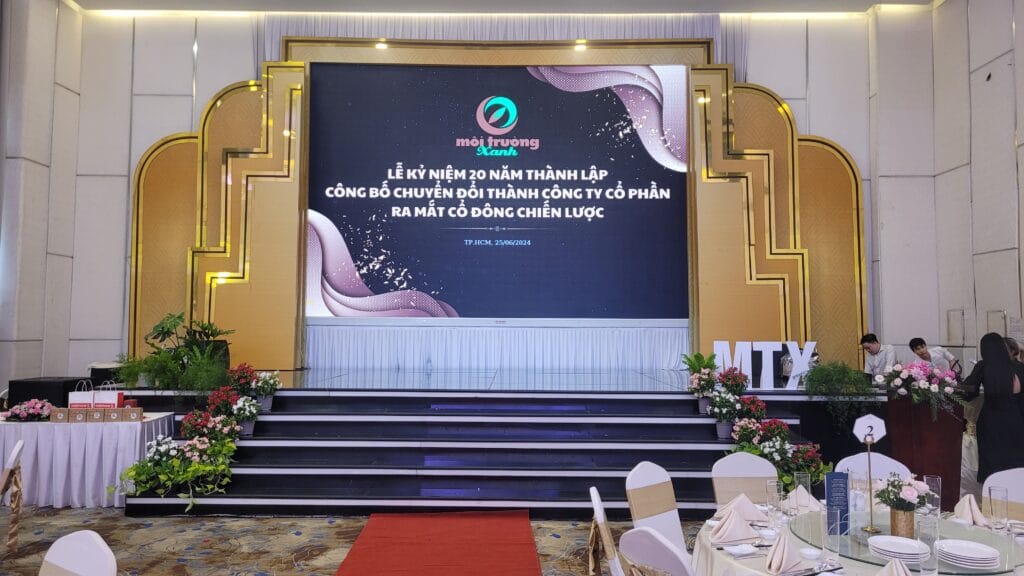 Năm 2024 đánh dấu bước ngoặt 20 năm thành lập, cùng với sự kiện trọng đại chính là sự chuyển đổi của Môi Trường Xanh từ công ty trách nhiệm hữu hạn sang công ty cổ phần. 