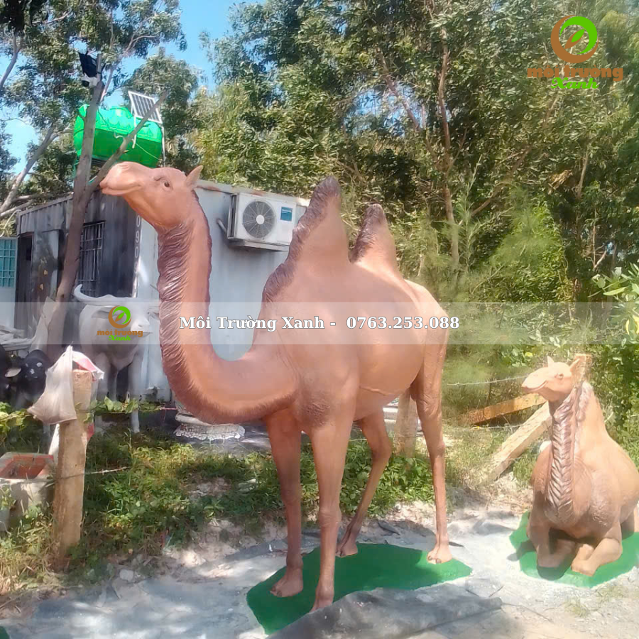 Tượng lạc đà xi măng