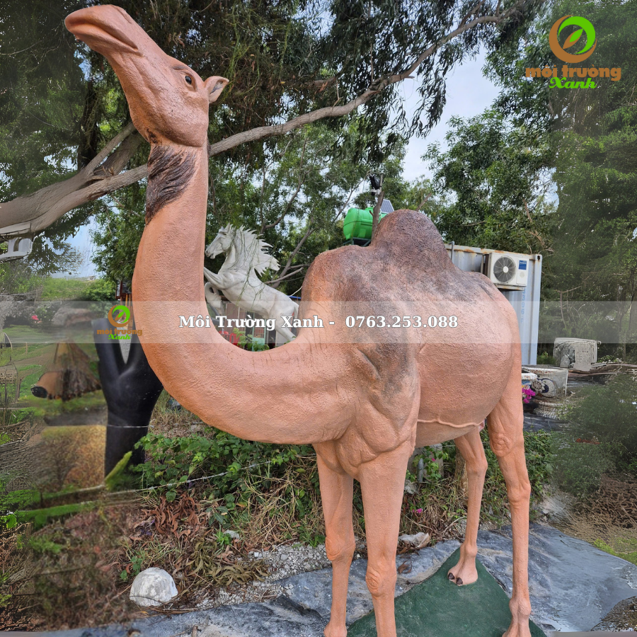 Tượng lạc đà xi măng
