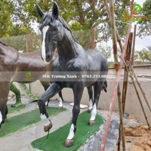 tượng ngựa xi măng 
