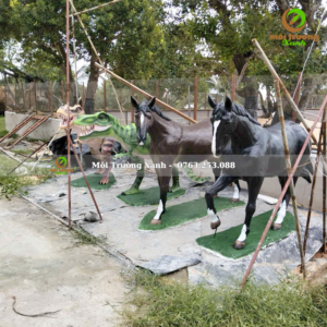 tượng ngựa xi măng 