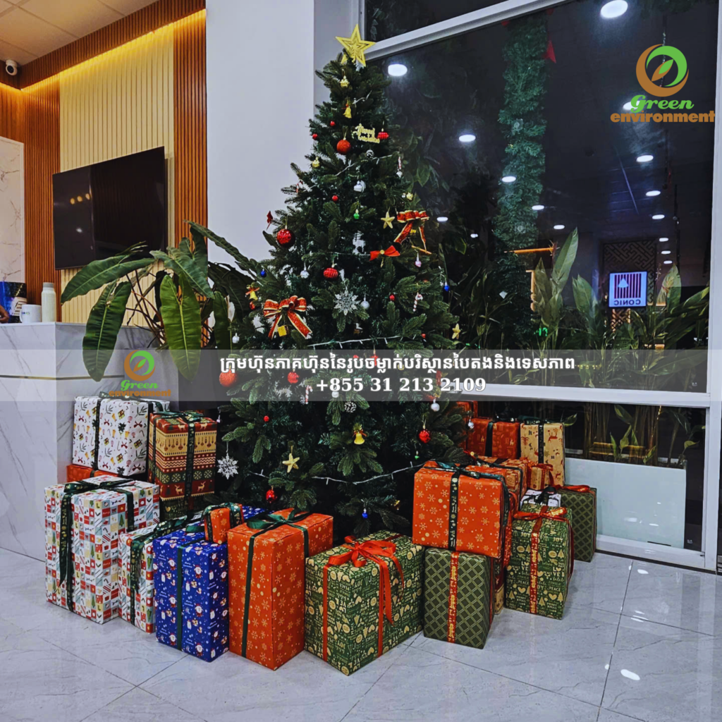 ការរចនា និងសាងសង់គម្រោងតុបតែងបុណ្យណូអែល និងចូលឆ្នាំសកល 2025 នៅ Conic Boulevard Apartment Binh Chanh 8