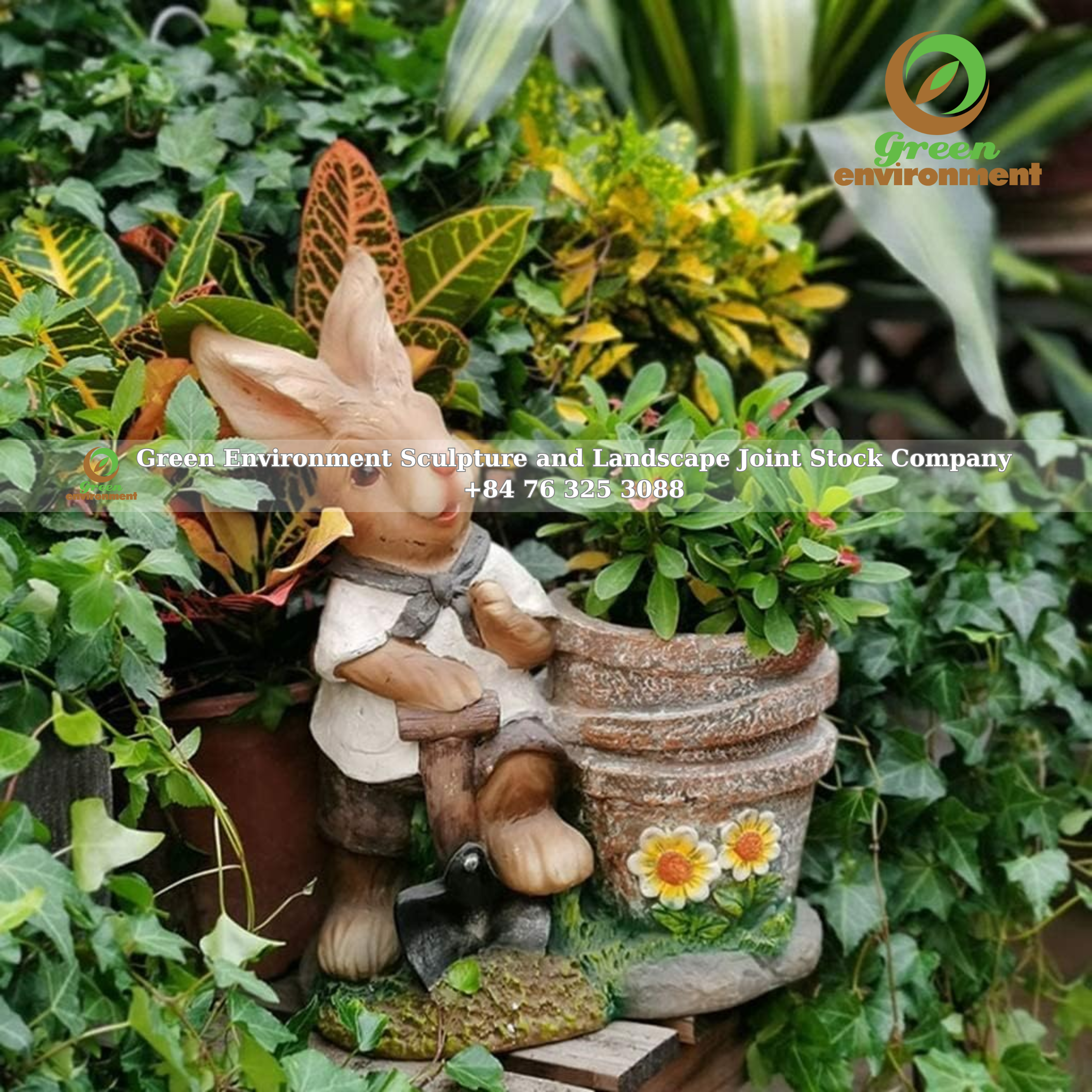 RABBIT STATUE IN FLOWER POT