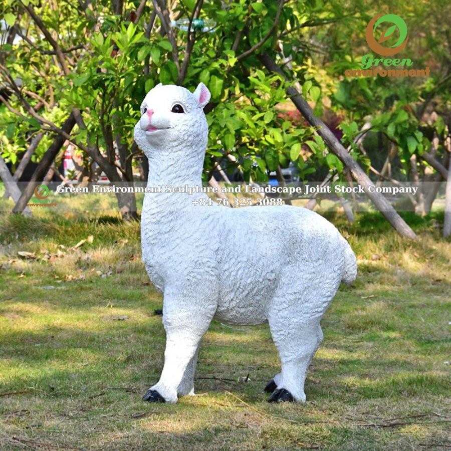 ALPACA STATUE