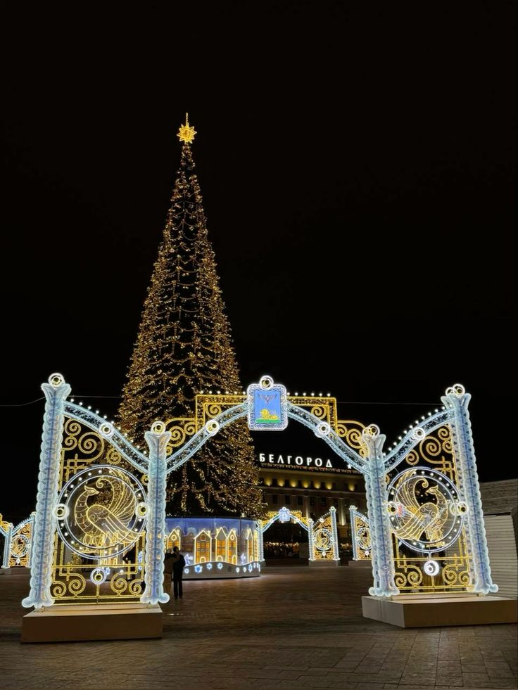 Thi công trang trí tết nguyên đán