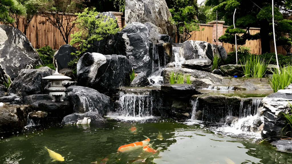 Núi thác nhân tạo kết hợp hồ cá koi